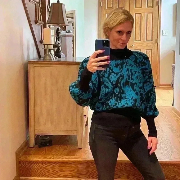 Vintage Jaeger Women's 80's Sweater - Picture 11 of 13